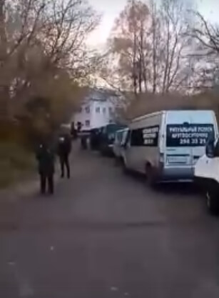 В Уфе сняли на видео очередь из автобусов за телами из морга