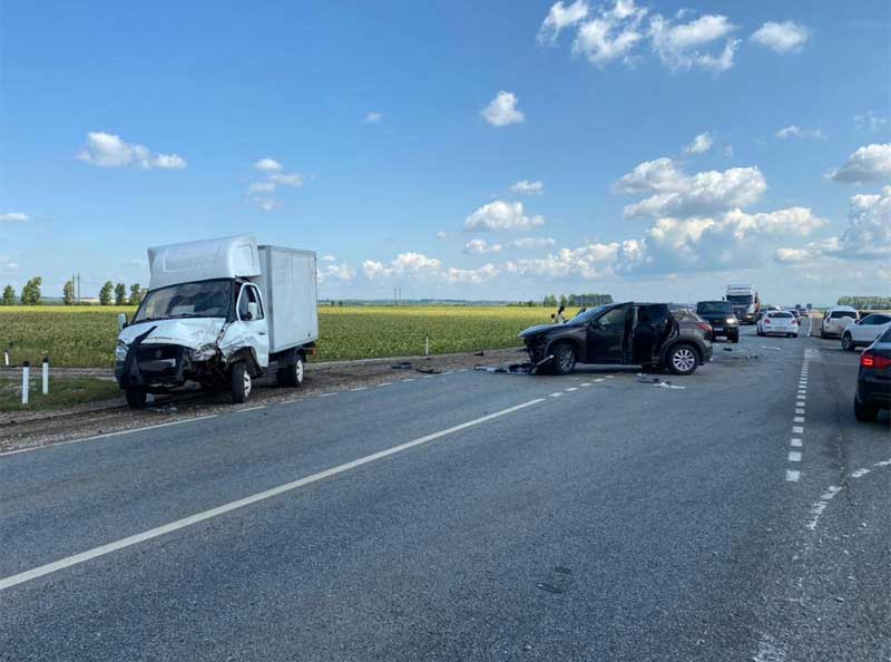 Массовая авария в Башкирии: на трассе  Уфа-Оренбург столкнулись «ГАЗель», «Mazda» и «Toyota RAF 4»