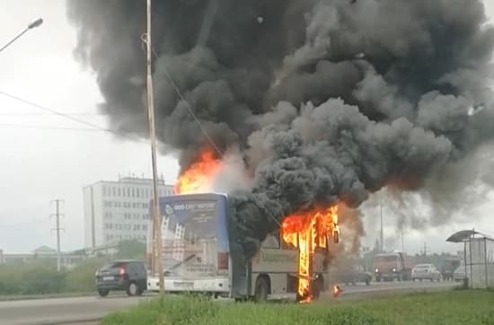 В Туймазах загорелся автобус: пассажиры не пострадали
