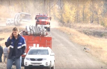 В Оренбургской области уфимские спасатели помогают бороться со страшным пожаром
