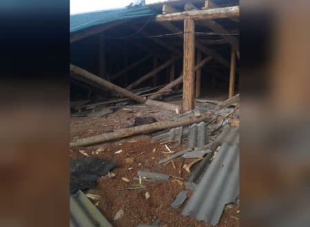 В Нуримановском районе ураган сорвал крышу со здания школы