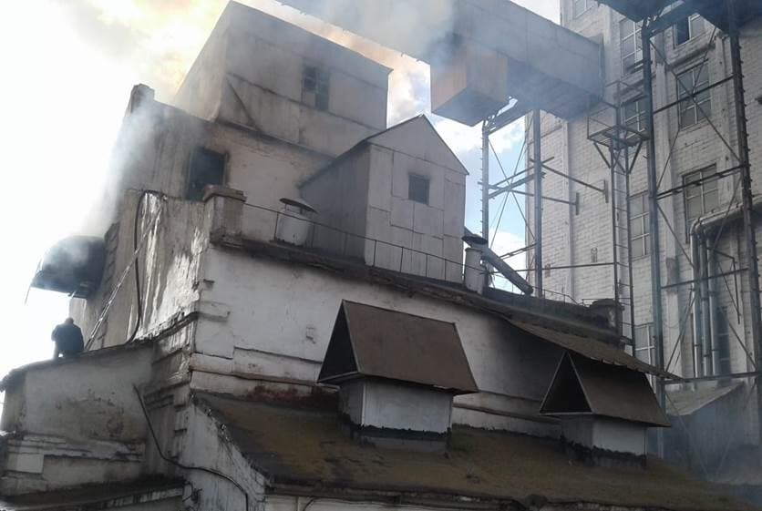 В Чишминском районе на элеваторе загорелась гречиха
