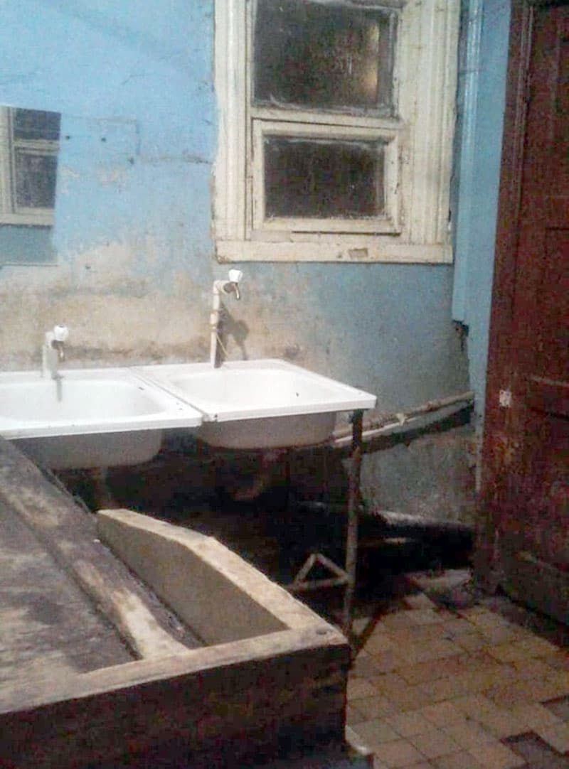 Жители одного из домов города Уфы вынуждены жить в невыносимых условиях быта