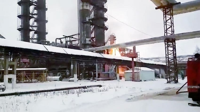 В  пожаре на заводе в Стерлитамаке пострадали 4 человека