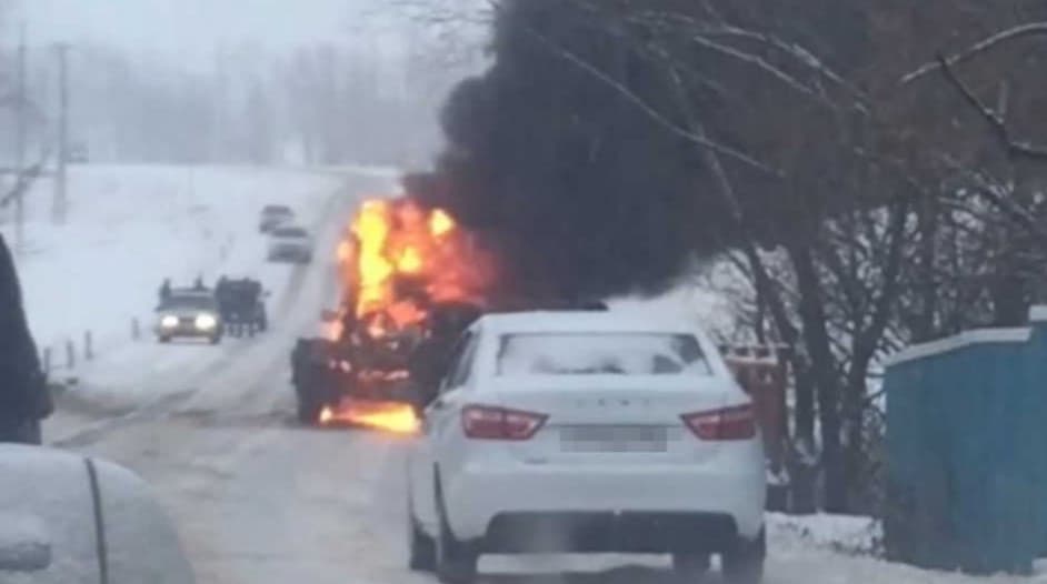 В Кармаскалинском районе загорелся снегоуборщик