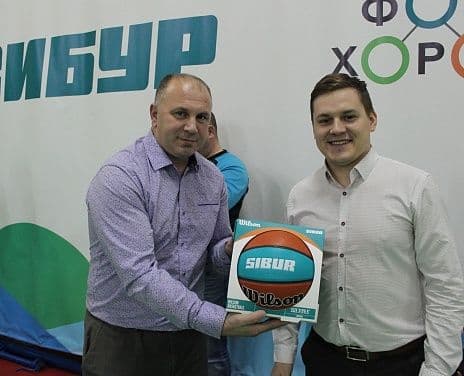 Баскетболистам города Благовещенска подарили необычные мячи