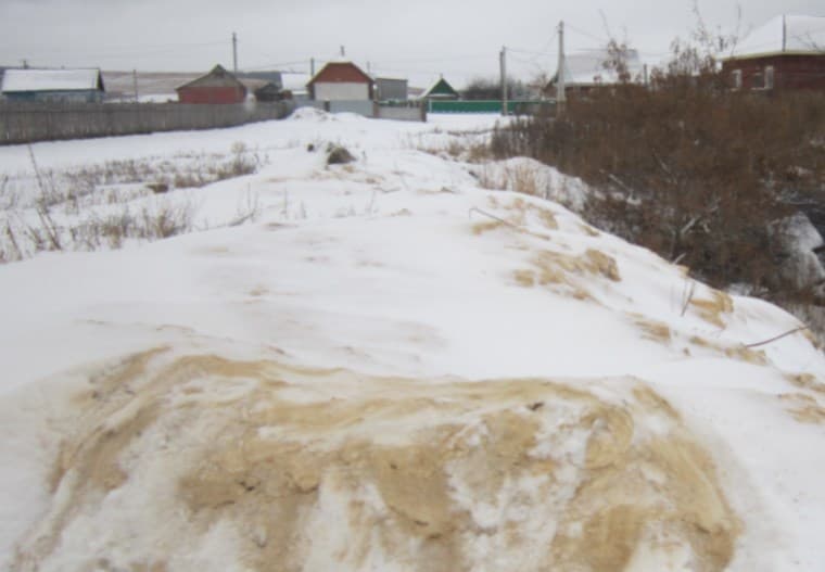 В Ишимбайском районе прямо на снег выгрузили вредные отходы