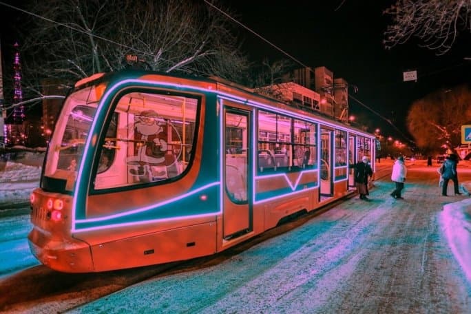 В Уфе начал курсировать новогодний трамвай