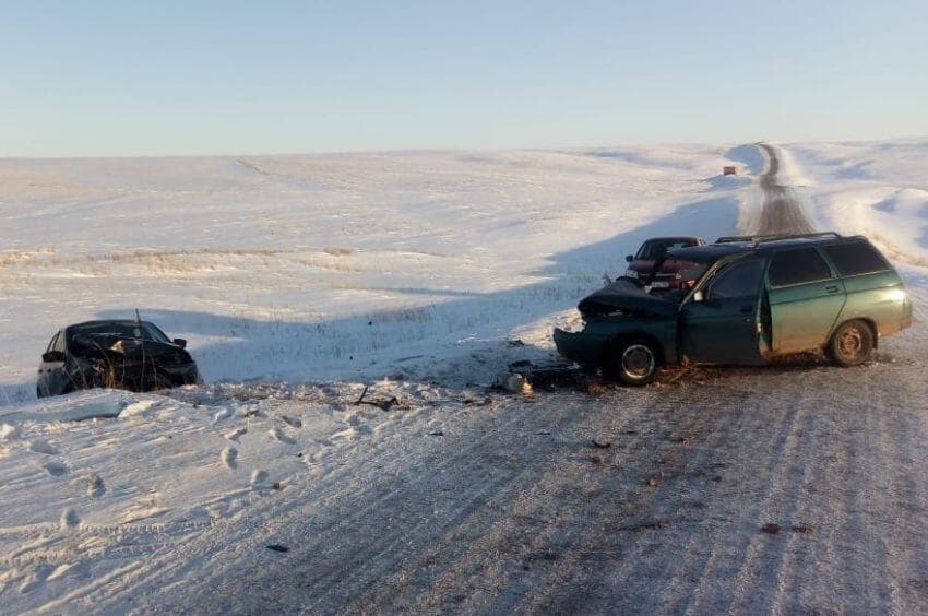 В Куюргазинском районе в лобовом столкновении двух авто погиб водитель