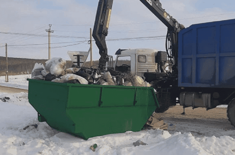 Радий Хабиров призвал жителей активно контролировать процесс наличия контейнеров для мусора