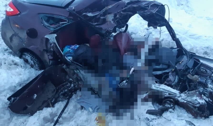 В Краснокамском районе под колесами КамАЗа погибли водитель и пассажир