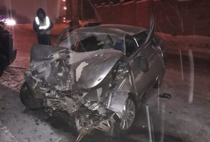В Уфе в столкновении «Инфинити FX35» и ВАЗ-2112 погиб водитель: 4 человека госпитализированы