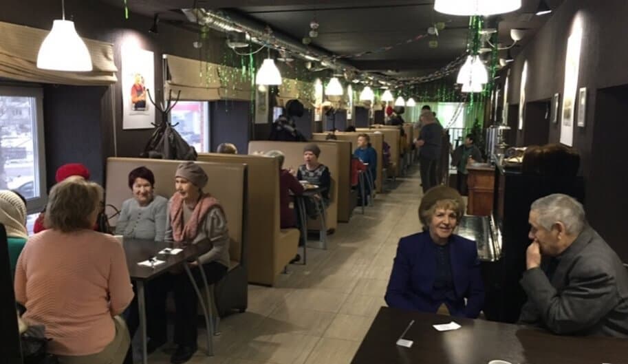 В городе Туймазы одна из местных чебуречных организовала бесплатные обеды для пенсионеров