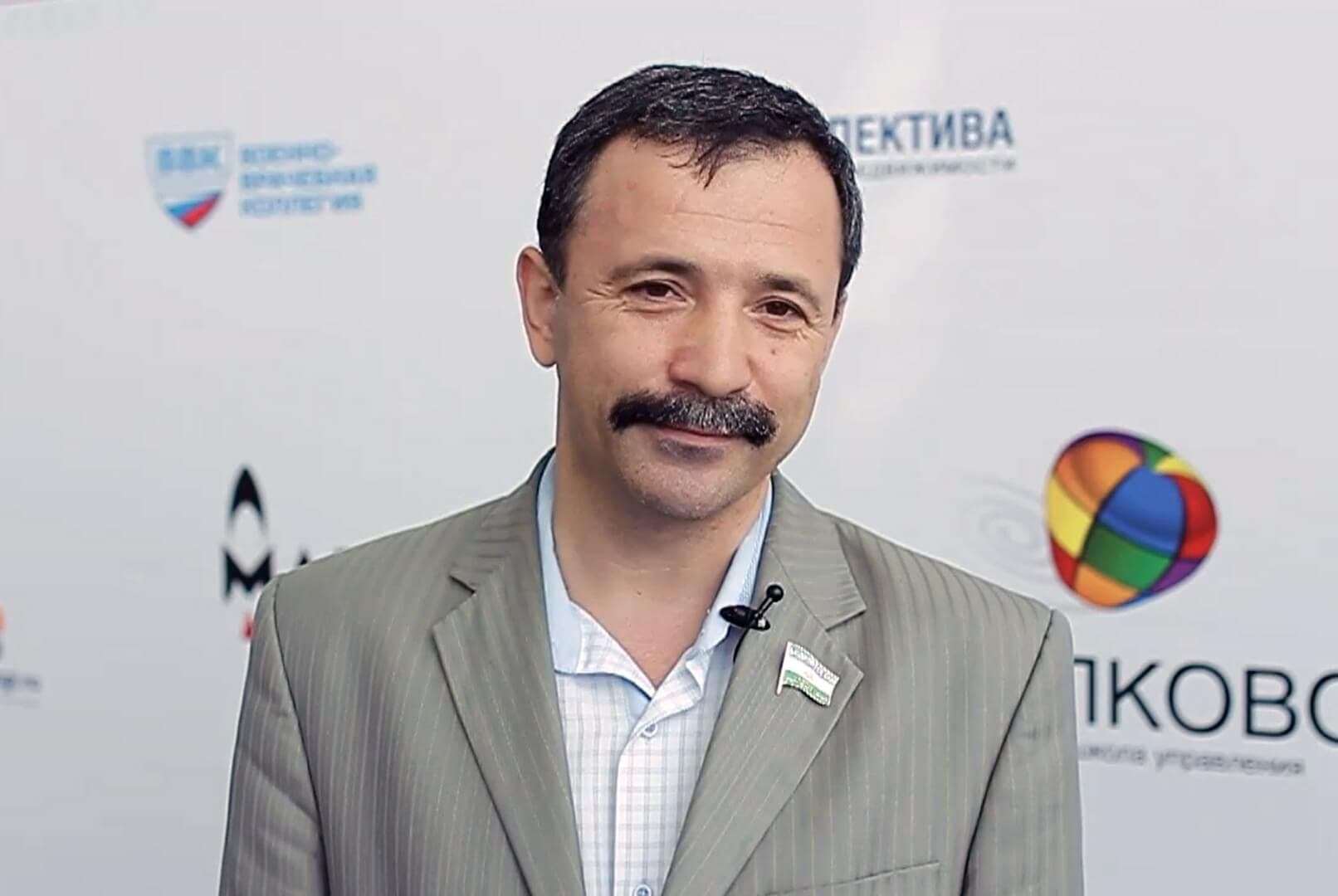 Рустем Ахмадинуров
