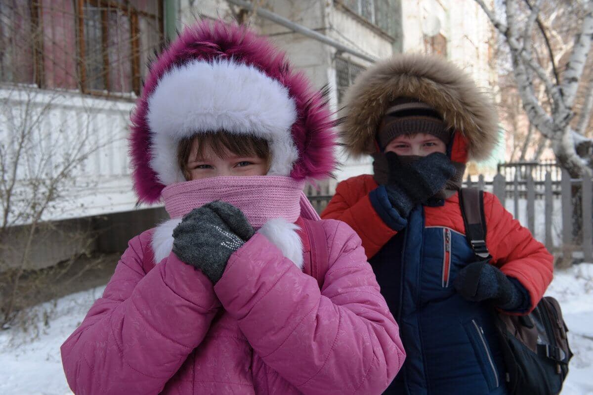 Минобразования Башкирии пояснило, при каких температурах отменяются занятия в школах