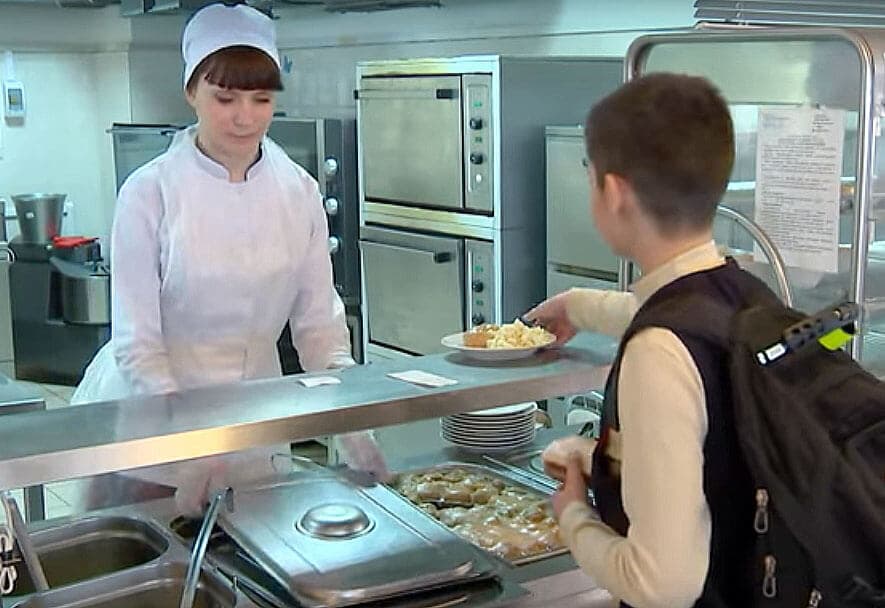 В Уфе на пять рублей подорожает питание в школах