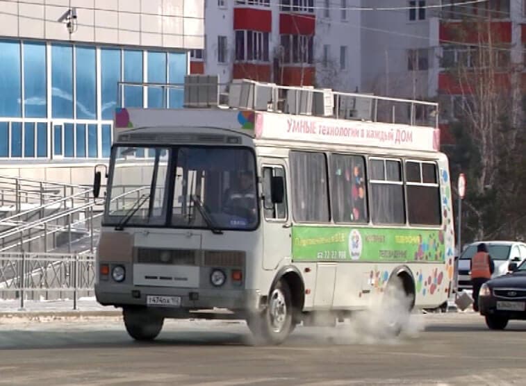 На дорогах Уфы появился спецавтобус напоминающий о правилах ПДД