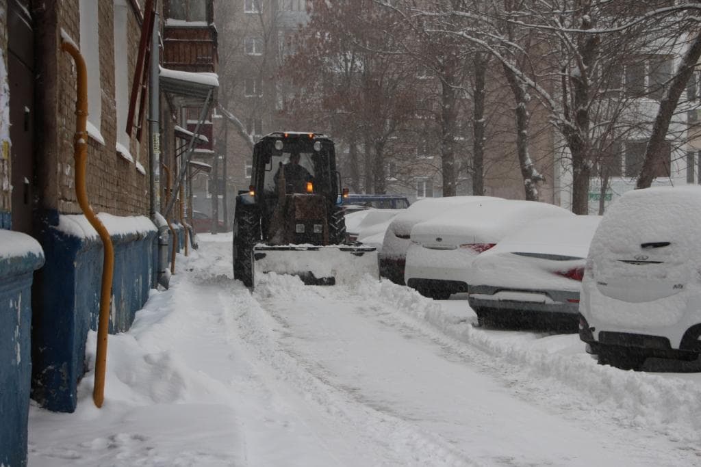 Коммунальщикам Уфы дали двухдневный срок на уборку снега с улиц и дворов