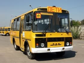 Хабиров предложил передать школьные автобусы под управление крупных перевозчиков