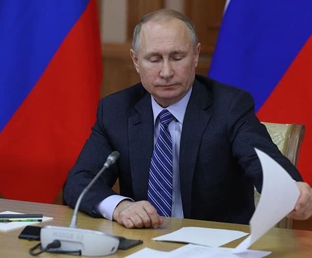 Владимир Путин подписал закон о фейковых новостях