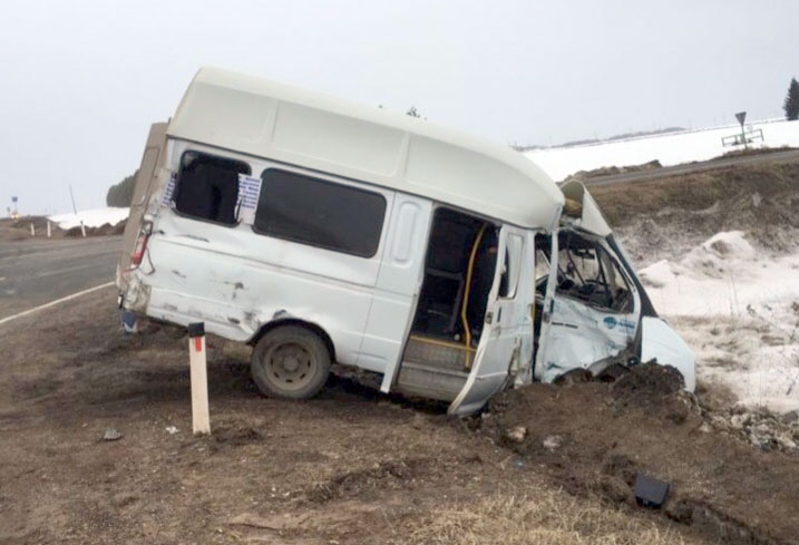 Авария в Уфимском районе: столкнулись Камаз и автобус, четыре человека получили травмы