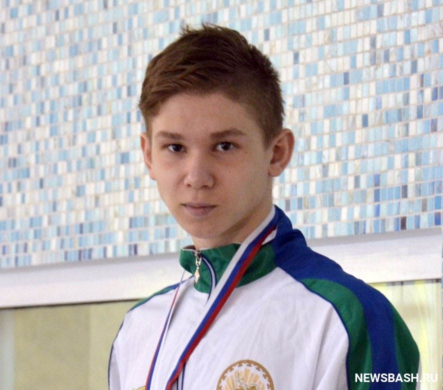 Паралимпиец из Уфы Богдан Мозговой установил рекорд России по плаванию