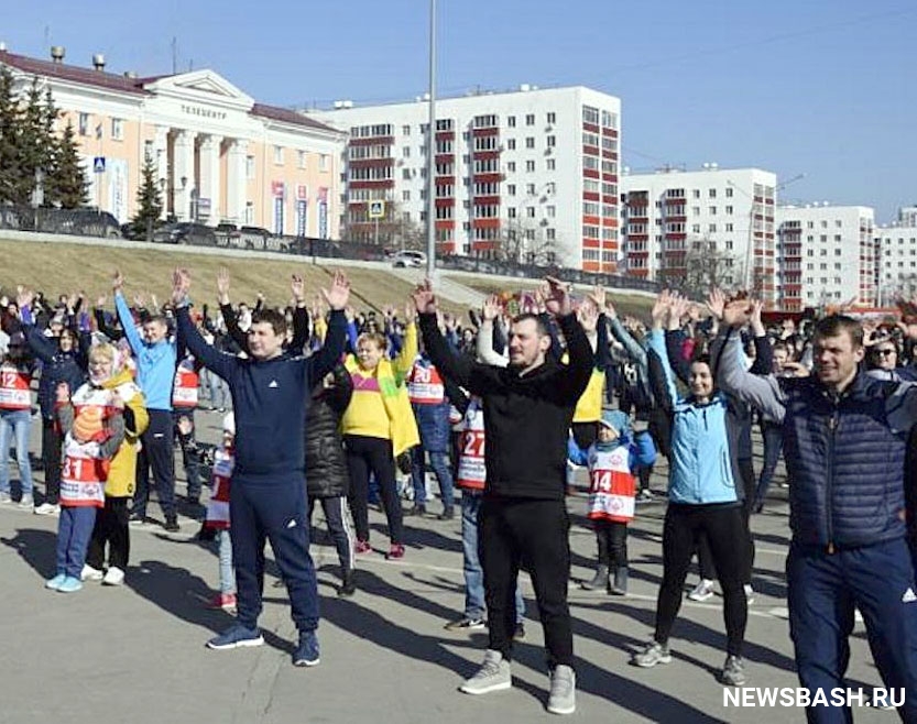 Уфимцы вместе с известным биатлонистом Максимом Чудовым приняли участие в «Зарядке со звездой»