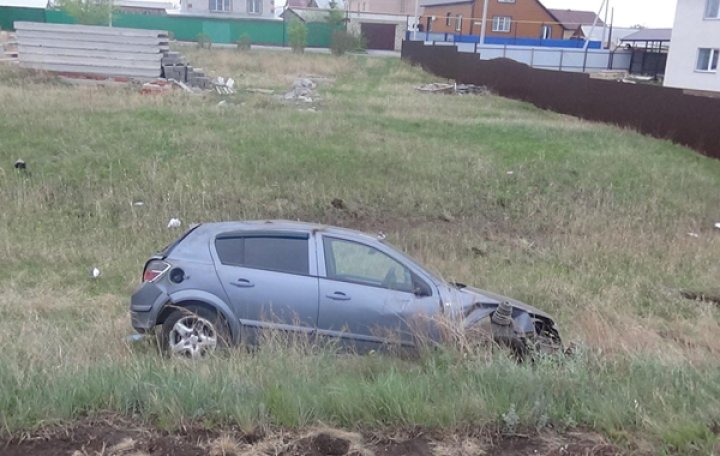 Авария в Сибае:  водитель «Опель Астра» при повороте съехал в кювет