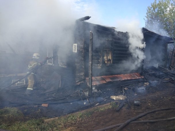 Пожар в Белорецке: в доме на улице Полевой обнаружили тело пожилой женщины