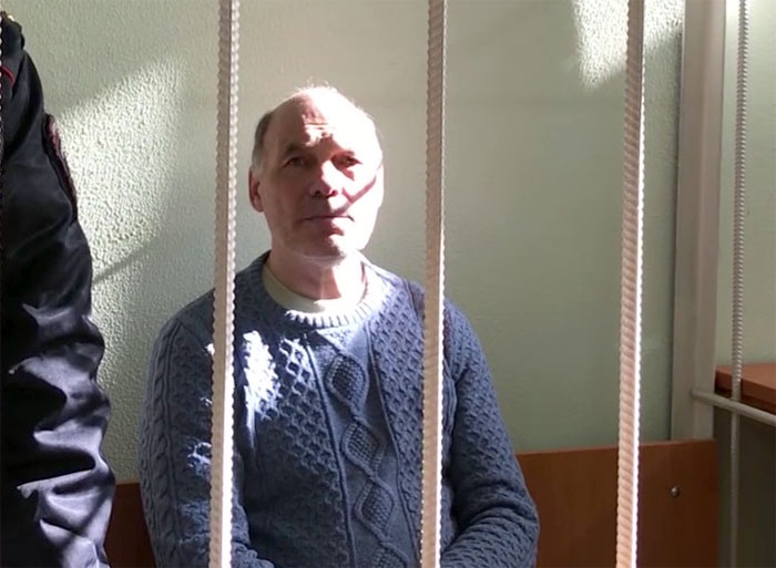 На учителя из Кушнаренковского района домогавшегося до школьницы завели еще 4 уголовных дела