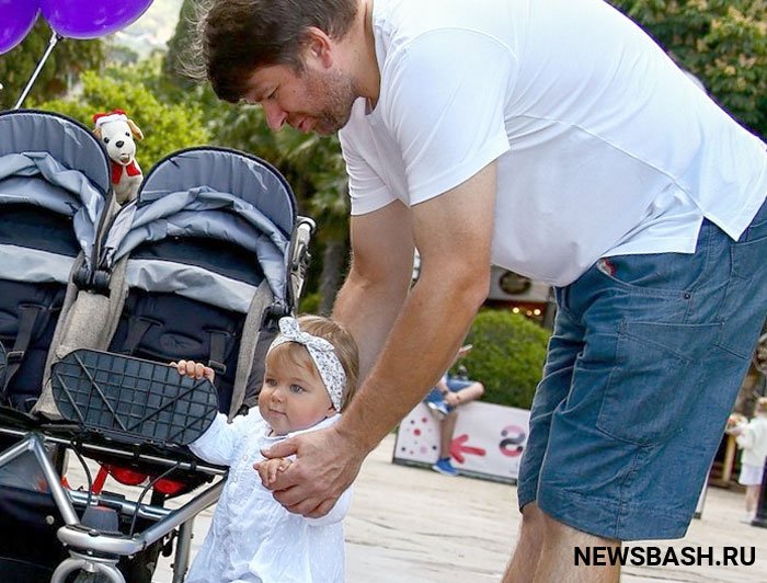В России после рождения третьего ребенка будут выплачивать "Отцовский капитал"