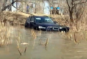 В Давлекановском районе в реке в салоне автомобиля нашли тело мужчины | видео