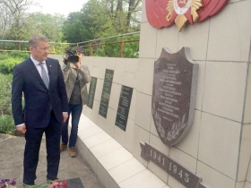 Радий Хабиров посетил в ДНР места последних сражений и гибели  генерал-майора Минигали Шаймуратова