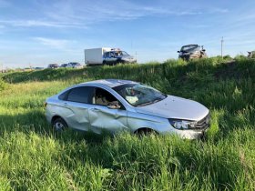 Массовая авария в Уфе: два человека пострадали в ДТП с участием трех авто
