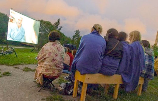 В районах и малых городах Башкирии начнут открывать кинозалы