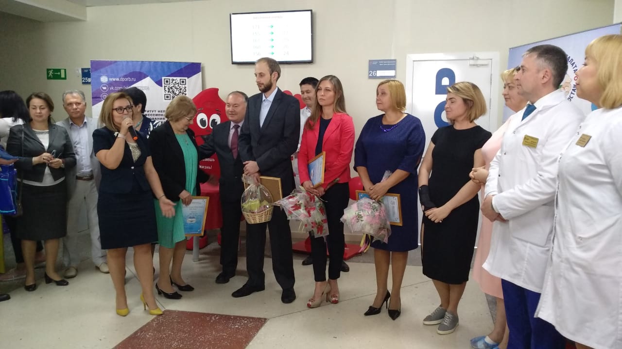 В Уфе наградили врача Викторию Аллаярову вовремя оказавшую помощь девушке на Южном автовокзале