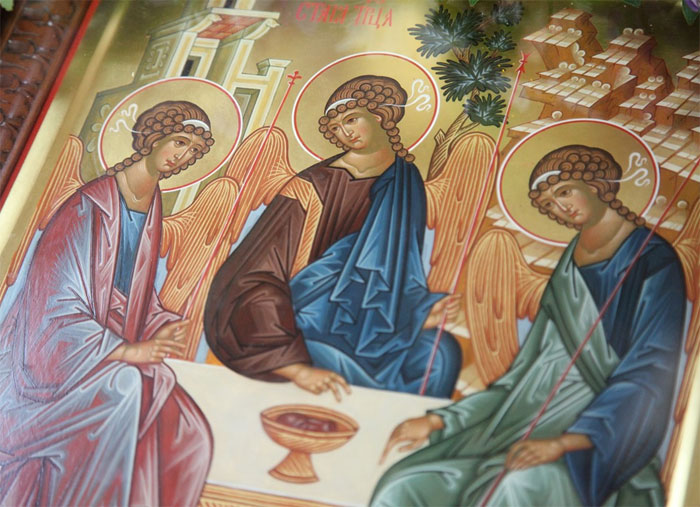 Православные Башкирии празднуют день Святой Троицы