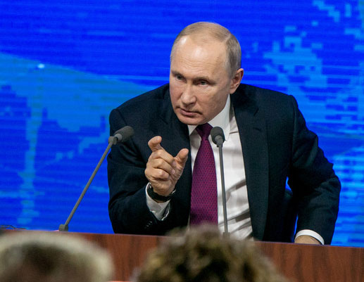 Владимир Путин рассказал в ходе прямой линиии, как будет решаться мусорный коллапс