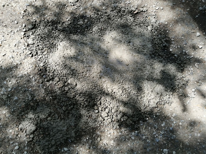 В Уфе одну из ям заделали цементом