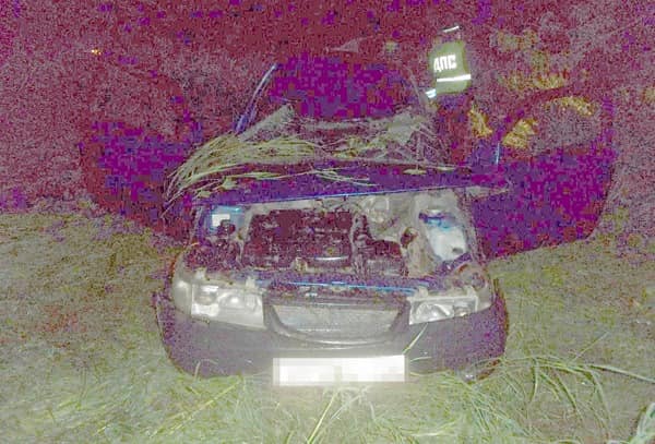 Авария в Дуванском районе: на мокрой дороге перевернулся в кювет ВАЗ-2112, погиб водитель