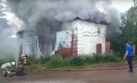В Белебее загорелся памятник архитектуры: пострадал мужчина | видео