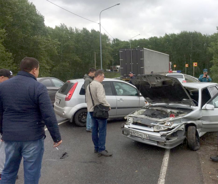 Авария в Илишевском районе: на 1195-м км автодороги М-7 столкнулись две легковушки