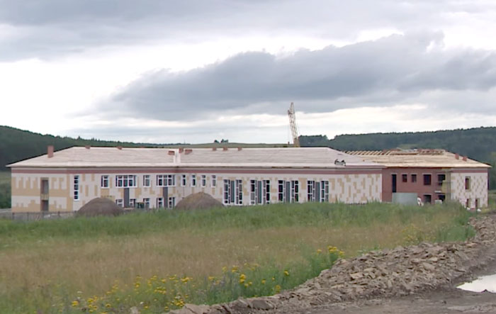В Кигинском районе завершают строительство образовательного комплекса