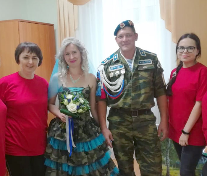 Молодая пара из Нуримановского района устроила свадьбу в стиле ВДВ