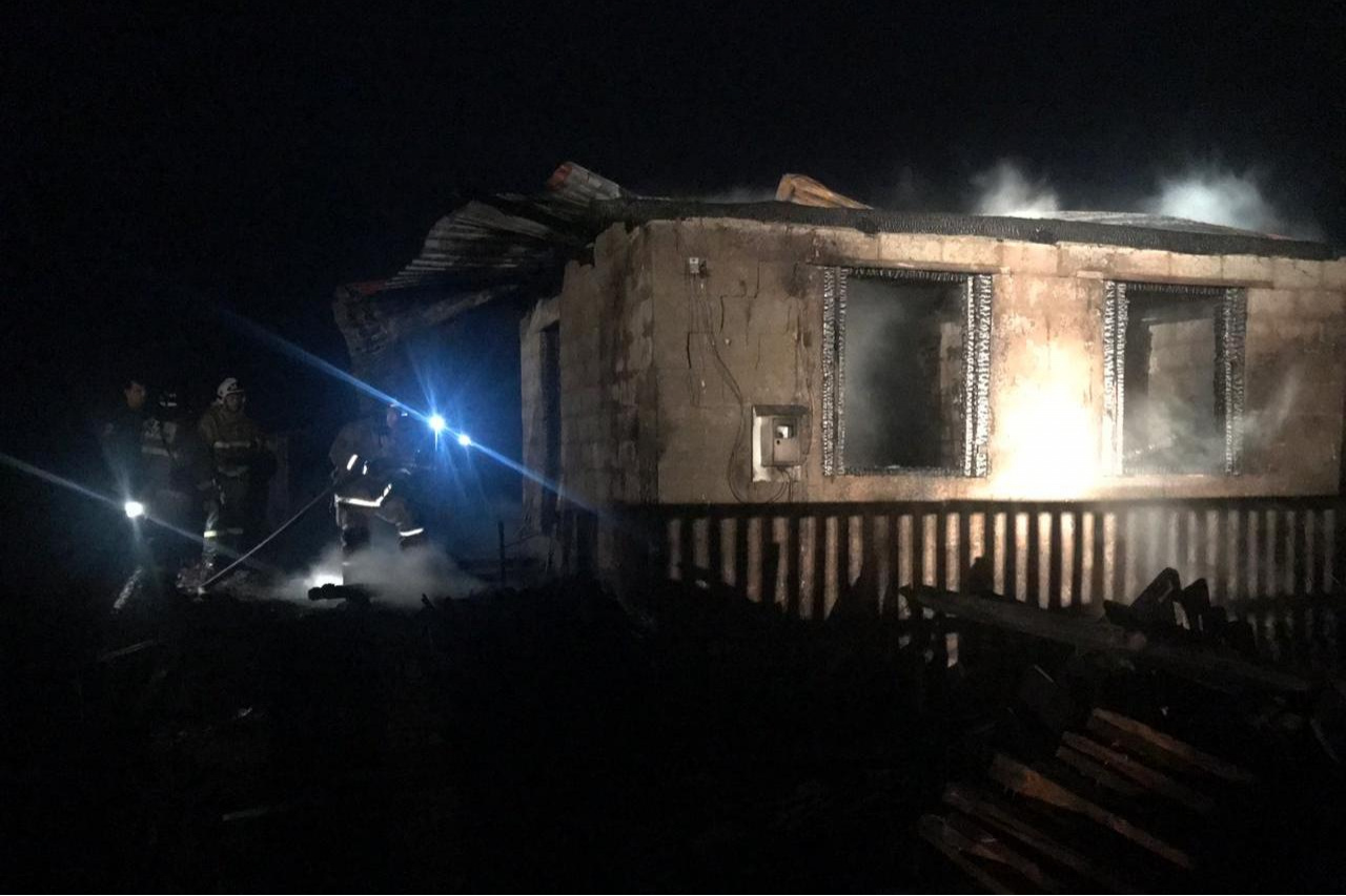 В деревне Черновский Уфимского района в пожаре погибли двое мужчин