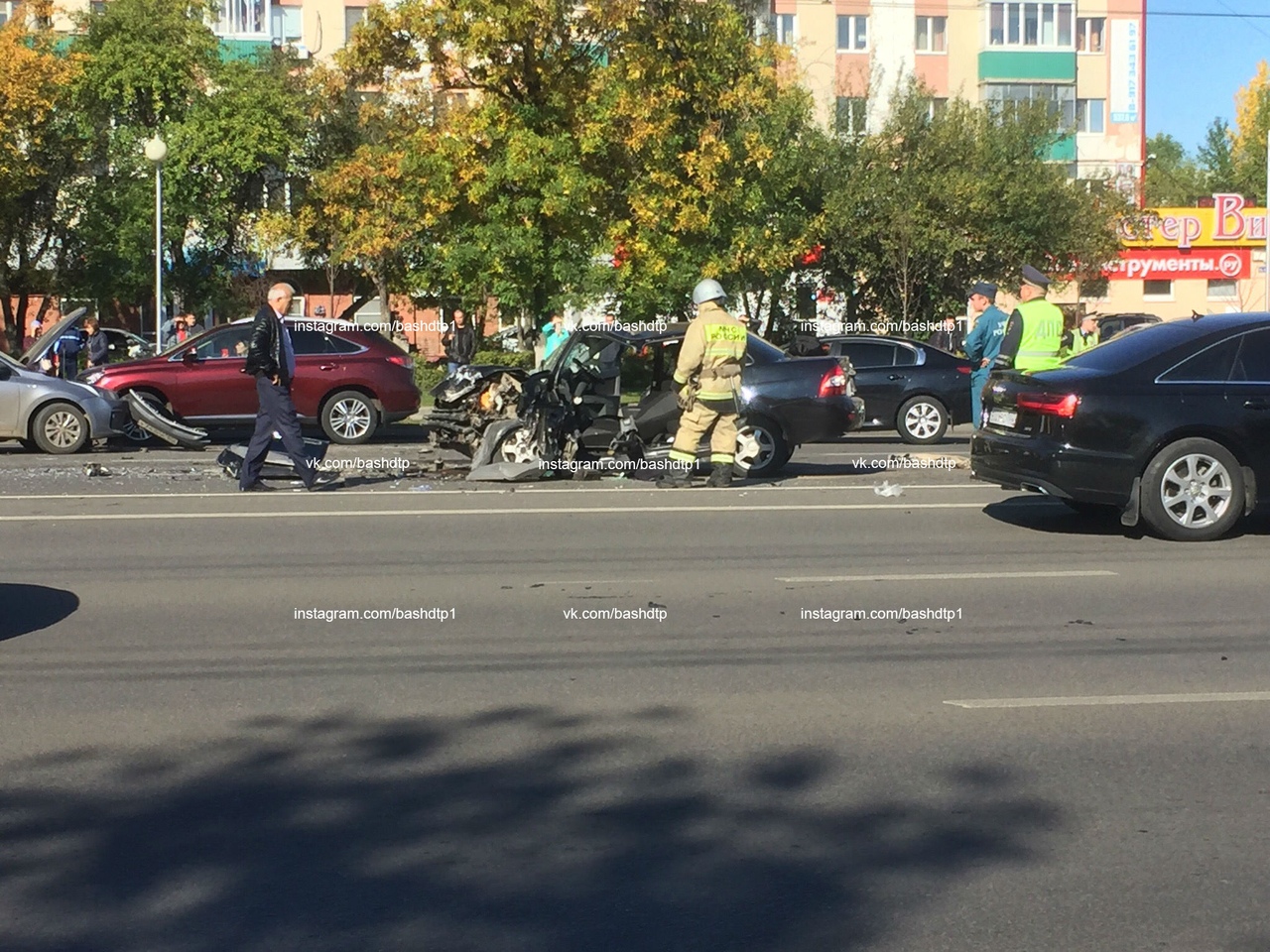 Авария в Уфе: на проспекте Октября столкнулись KIA и «Лада Приора»