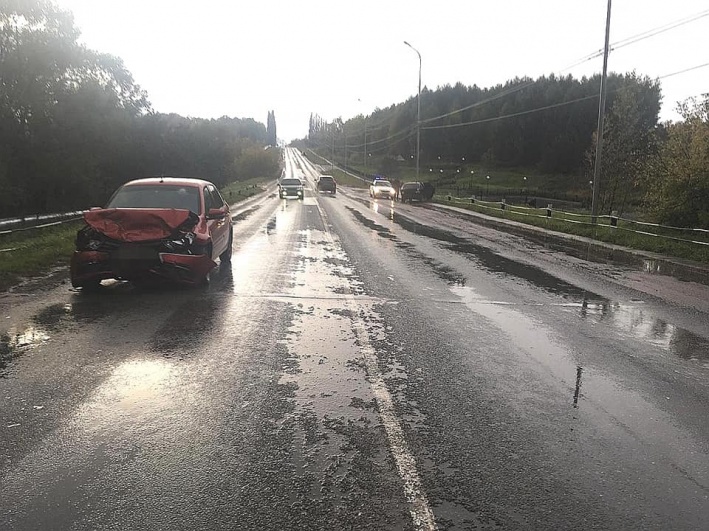 Авария в Дюртюлинском районе: в селе Иванаево «Лада-Гранта»въехала в отечественную «десятку»