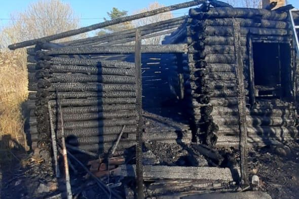 В Иглинском районе в пожаре погибли три человека