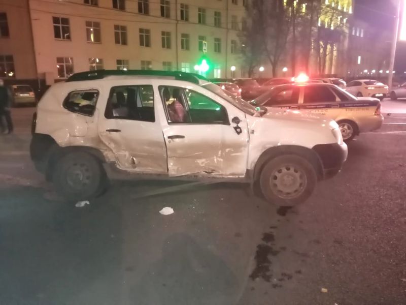 Авария в Уфе: на бульваре Хадии Давлетшиной водитель «Рено Дастер» врезался в автобус