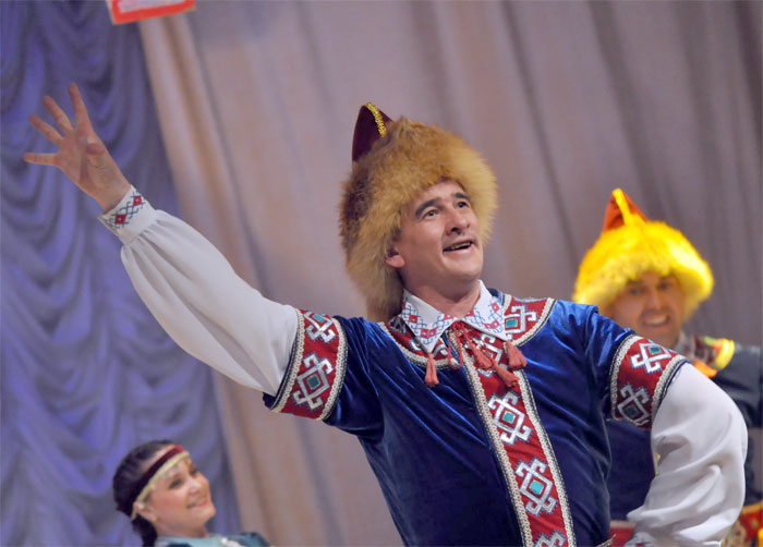 Радий Хабиров объявил, что вручит личный приз за лучший башкирский  танец